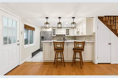 201 Serpentine Lane, Islandia, NY 11749 - Photo 5