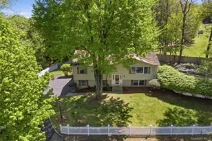10 Sabin Dr, Airmont, NY 10901 - Photo 3