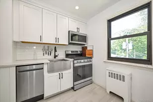 4 E Mill Dr, Great Neck, NY 11021 - Photo 7