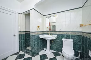 50-24 194th St, Fresh Meadows, NY 11365 - Photo 15
