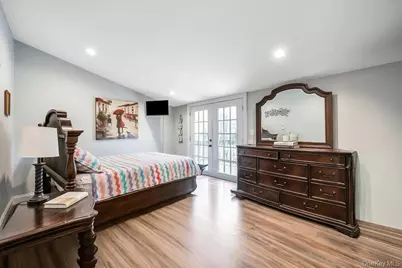 32 Lodge Lane, East Setauket, NY 11733 - Photo 27
