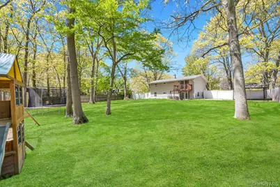 32 Lodge Lane, East Setauket, NY 11733 - Photo 7
