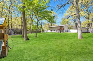 32 Lodge Ln, East Setauket, NY 11733 - Photo 7