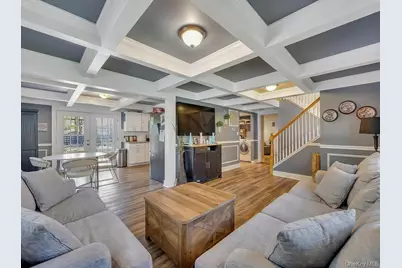 32 Lodge Lane, East Setauket, NY 11733 - Photo 11