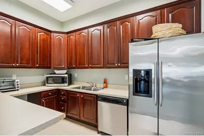39 Southampton Drive, Massapequa, NY 11758 - Photo 27