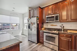 39 Southampton Dr, Massapequa, NY 11758 - Photo 7