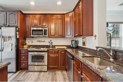39 Southampton Drive, Massapequa, NY 11758 - Photo 9