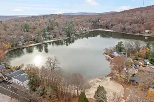 116 Lake Dr, Lake Peekskill, NY 10537 - Photo 19