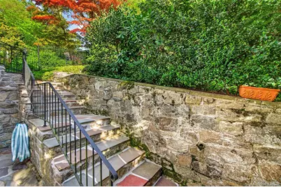 2055 Quaker Ridge Road, Croton on Hudson, NY 10520 - Photo 31