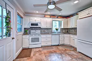 20 Valentine Rd, Shoreham, NY 11786 - Photo 9
