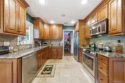 7 Great Neck Court, Huntington, NY 11743 - Photo 17