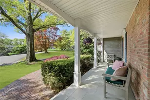 7 Great Neck Ct, Huntington, NY 11743 - Photo 5