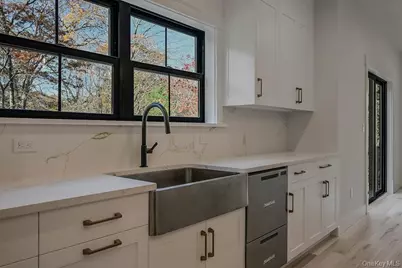 20 Bunker Lane, Middle Island, NY 11953 - Photo 15