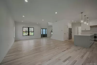 20 Bunker Lane, Middle Island, NY 11953 - Photo 9