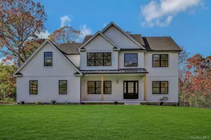 20 Bunker Ln, Middle Island, NY 11953 - Photo 3