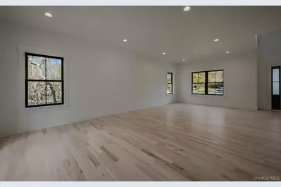 20 Bunker Lane, Middle Island, NY 11953 - Photo 11
