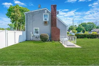 56 Pickwick Lane, North Babylon, NY 11703 - Photo 39