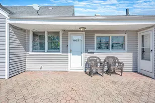 56 Pickwick Ln, North Babylon, NY 11703 - Photo 3