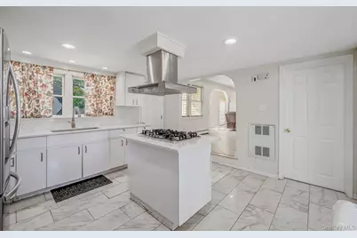 56 Pickwick Lane, North Babylon, NY 11703 - Photo 13