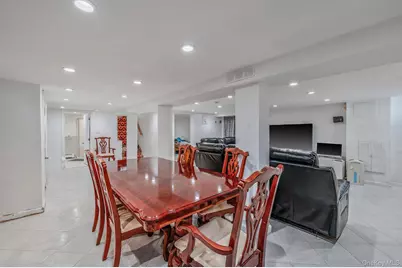 56 Pickwick Lane, North Babylon, NY 11703 - Photo 33