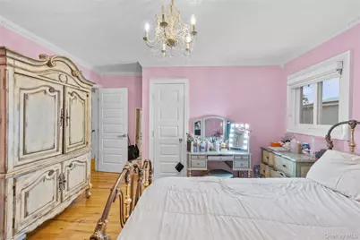 9107 161st Avenue, Howard Beach, NY 11414 - Photo 13