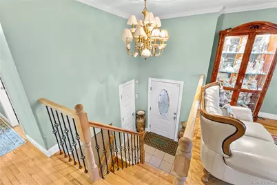 9107 161st Avenue, Howard Beach, NY 11414 - Photo 3