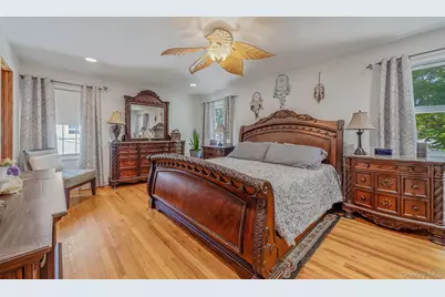 111 Chapel Hill Drive, Brentwood, NY 11717 - Photo 19