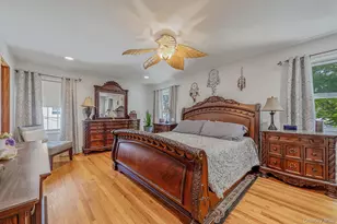 111 Chapel Hill Dr, Brentwood, NY 11717 - Photo 19