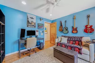 111 Chapel Hill Dr, Brentwood, NY 11717 - Photo 25