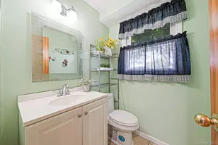 111 Chapel Hill Dr, Brentwood, NY 11717 - Photo 13