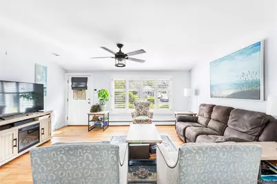 44 Maple Avenue, Bellport, NY 11713 - Photo 3
