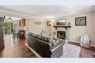 13 Rutledge Commons, Yaphank, NY 11980 - Photo 11