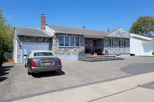 744 Plato St, Franklin Square, NY 11010 - Photo 3
