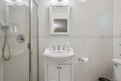 36 Chatham Road, New Rochelle, NY 10804 - Photo 15