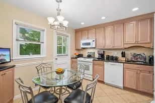 36 Chatham Rd, New Rochelle, NY 10804 - Photo 9