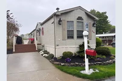 1661 Old Country Road #319, Riverhead, NY 11901 - Photo 3