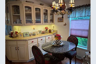 1661 Old Country Road #319, Riverhead, NY 11901 - Photo 7