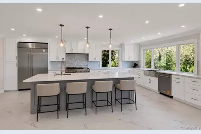 52 Woodland Road, Roslyn, NY 11576 - Photo 17