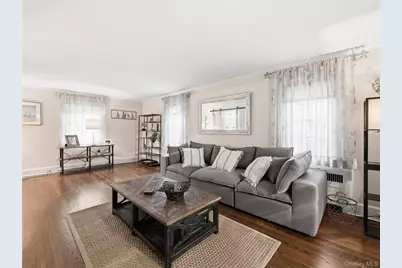 2 Longview Road, Port Washington, NY 11050 - Photo 3