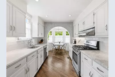 2 Longview Road, Port Washington, NY 11050 - Photo 11