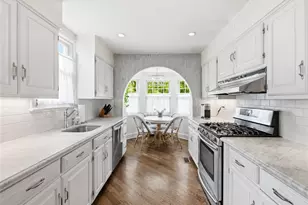 2 Longview Rd, Port Washington, NY 11050 - Photo 11