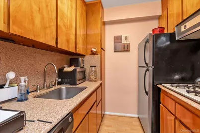 52-30 39 Drive #1G, Woodside, NY 11377 - Photo 7