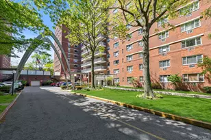 52-30 39 Dr, Woodside, NY 11377 - Photo 11