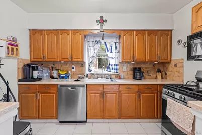 2027 Mayflower Avenue, Bronx, NY 10461 - Photo 7