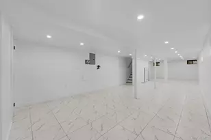 109-02 169th Pl, Jamaica, NY 11433 - Photo 15