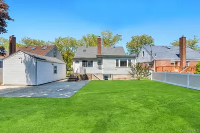 445 Peninsula Boulevard, Lynbrook, NY 11563 - Photo 5