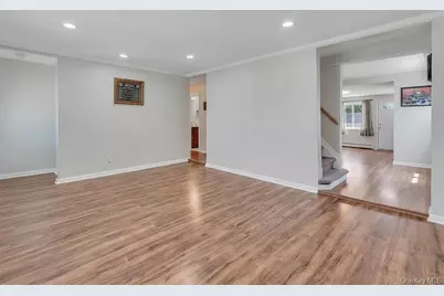 445 Peninsula Boulevard, Lynbrook, NY 11563 - Photo 11