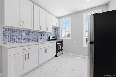 21536 Hillside Avenue, Queens Village, NY 11427 - Photo 19