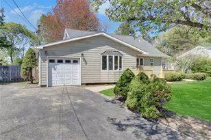 339 Barton Ave, Patchogue, NY 11772 - Photo 3