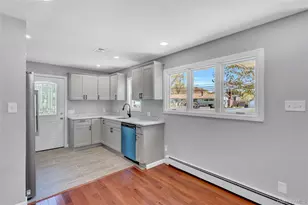 339 Barton Ave, Patchogue, NY 11772 - Photo 7